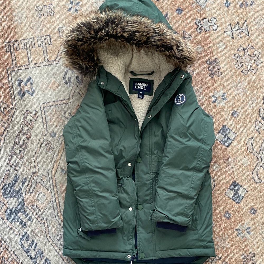 Kids Expedition Waterproof Winter Down Parka Size M (8)